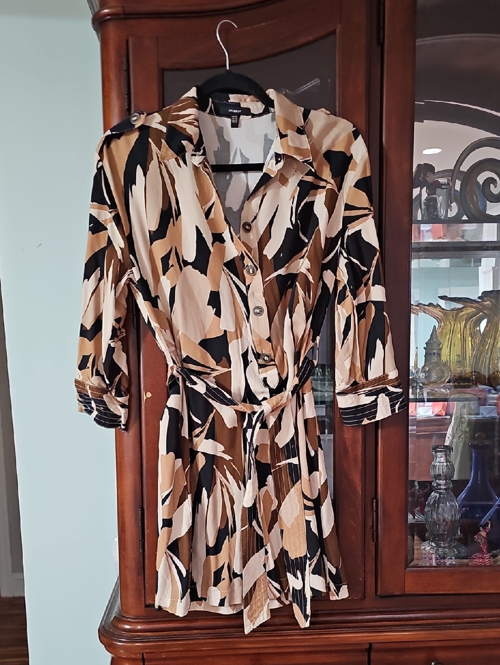 Studio F Abstract Print Button-Front Shirt Dress in Tan & Black SZ 10